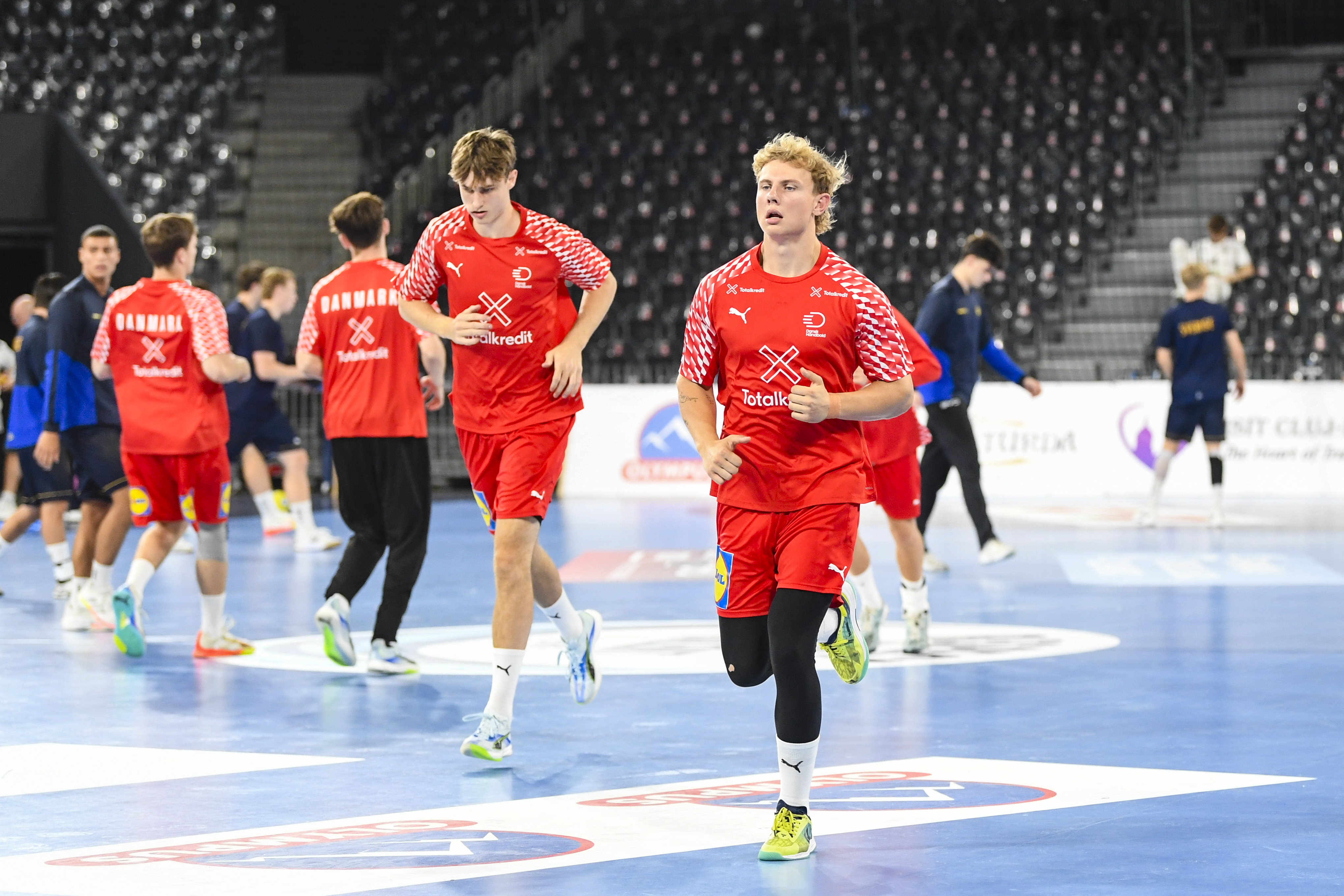 Live blog: Sweden and Denmark to clash in first M20 EHF EURO semi-final