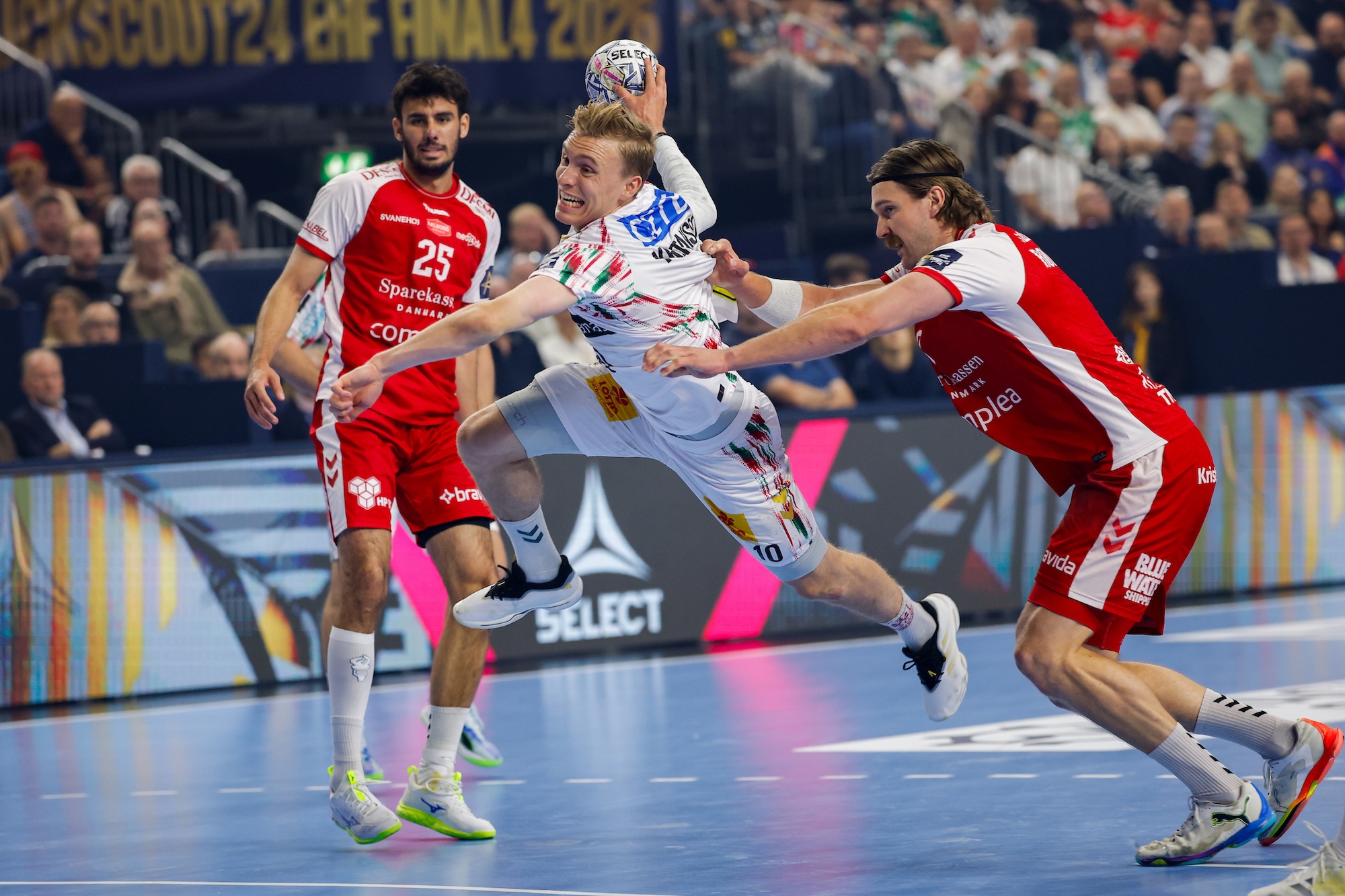 Live blog: Aalborg vs Magdeburg — SCM lead 3/4 placement