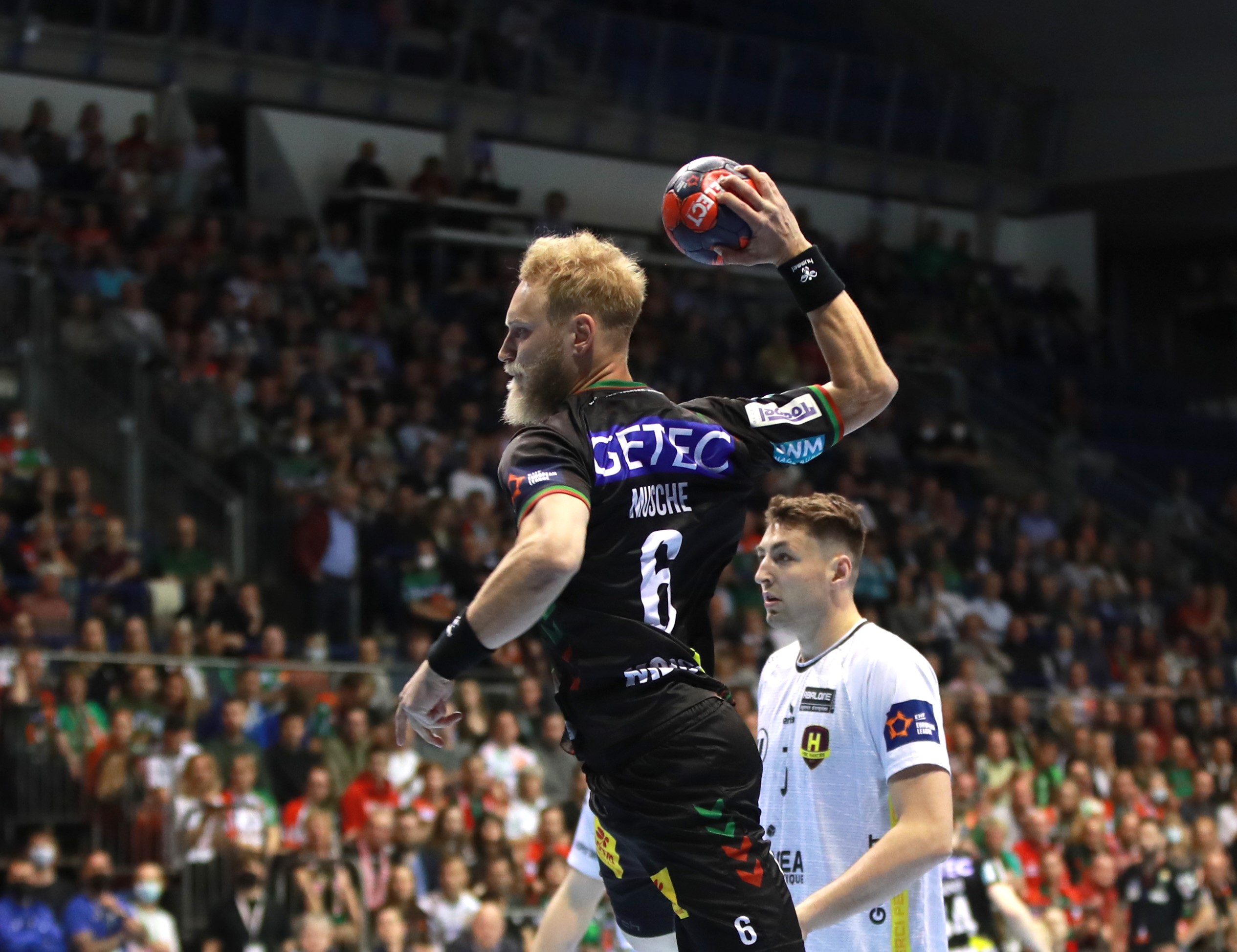 Defending champions Magdeburg storm into EHF Finals