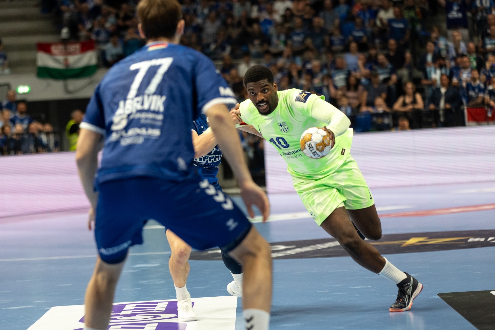 Barça survive Szeged scare to control quarter-final tie