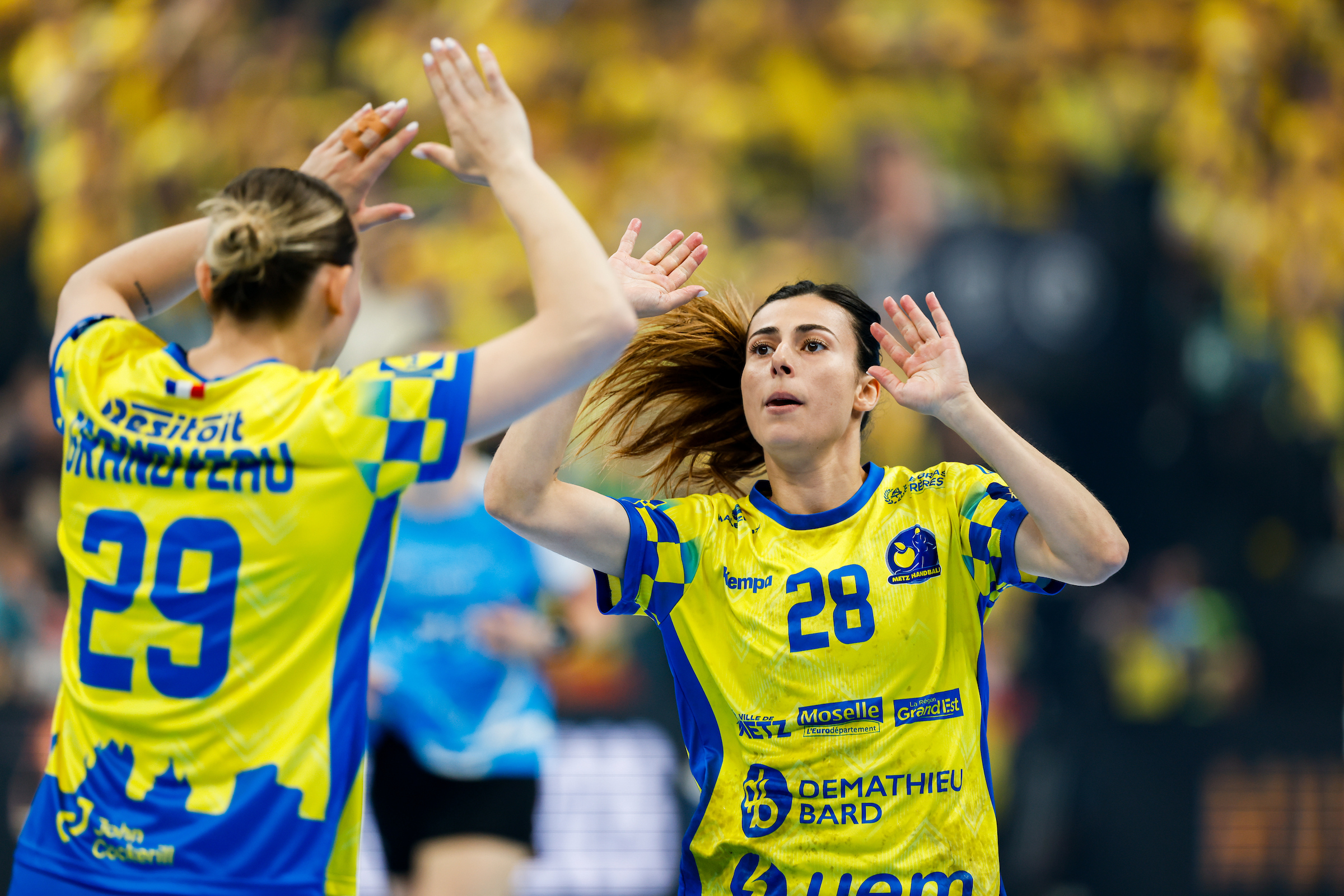 Last season's finalists start new EHF Champions League campaigns on the road