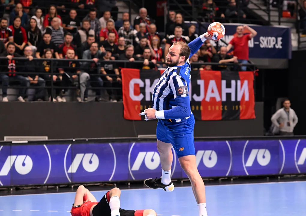 Day review 2: Portuguese sides grab away wins