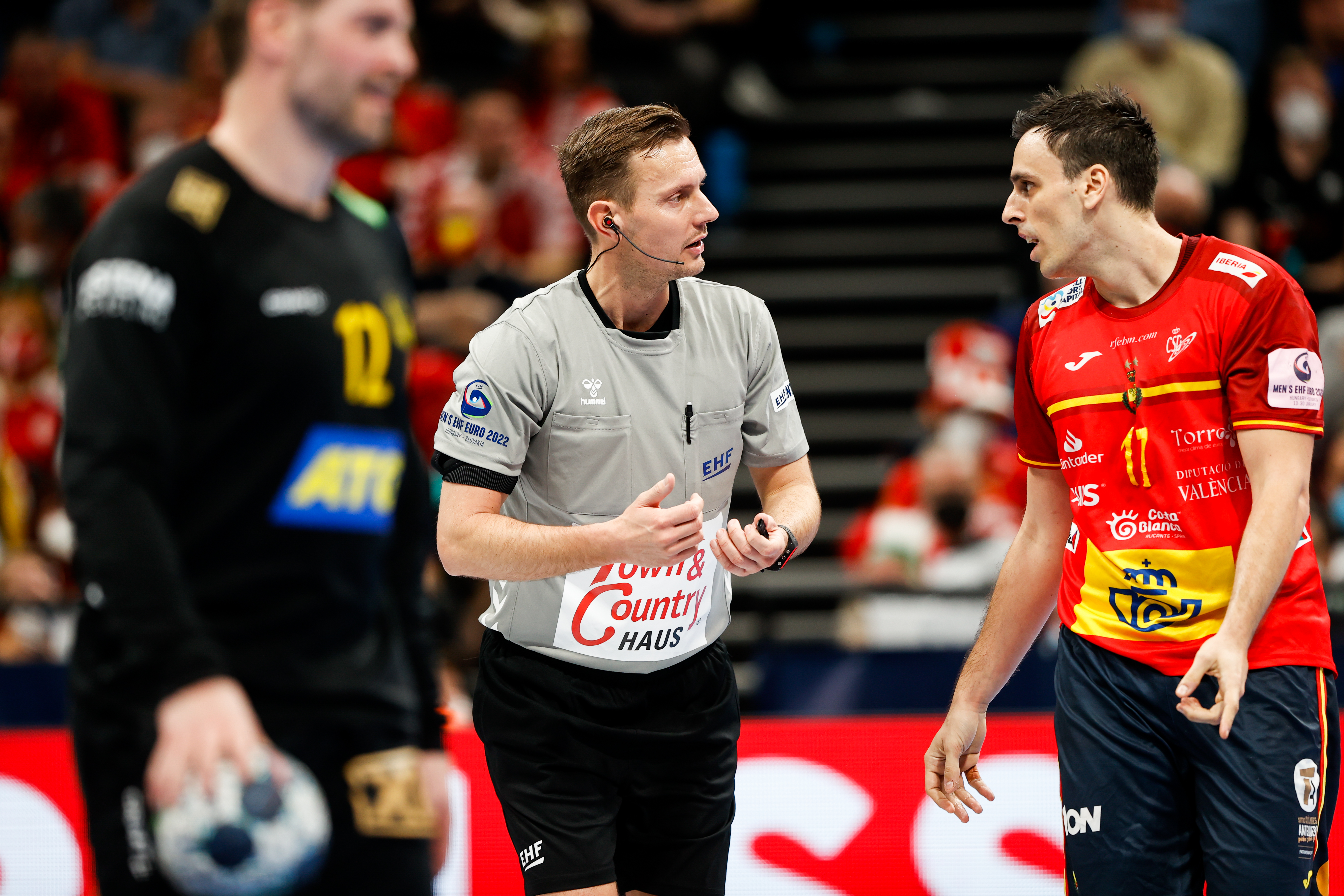 ‘The Final Whistle’ reveals the other face of the ref