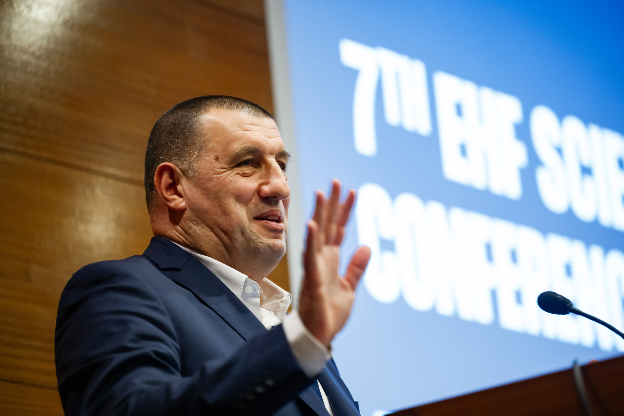 How exchange of ideas and transfer of knowledge push handball along