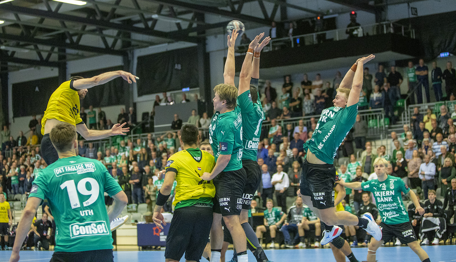 Severec's last-minute shot secures Nexe's win over Skjern