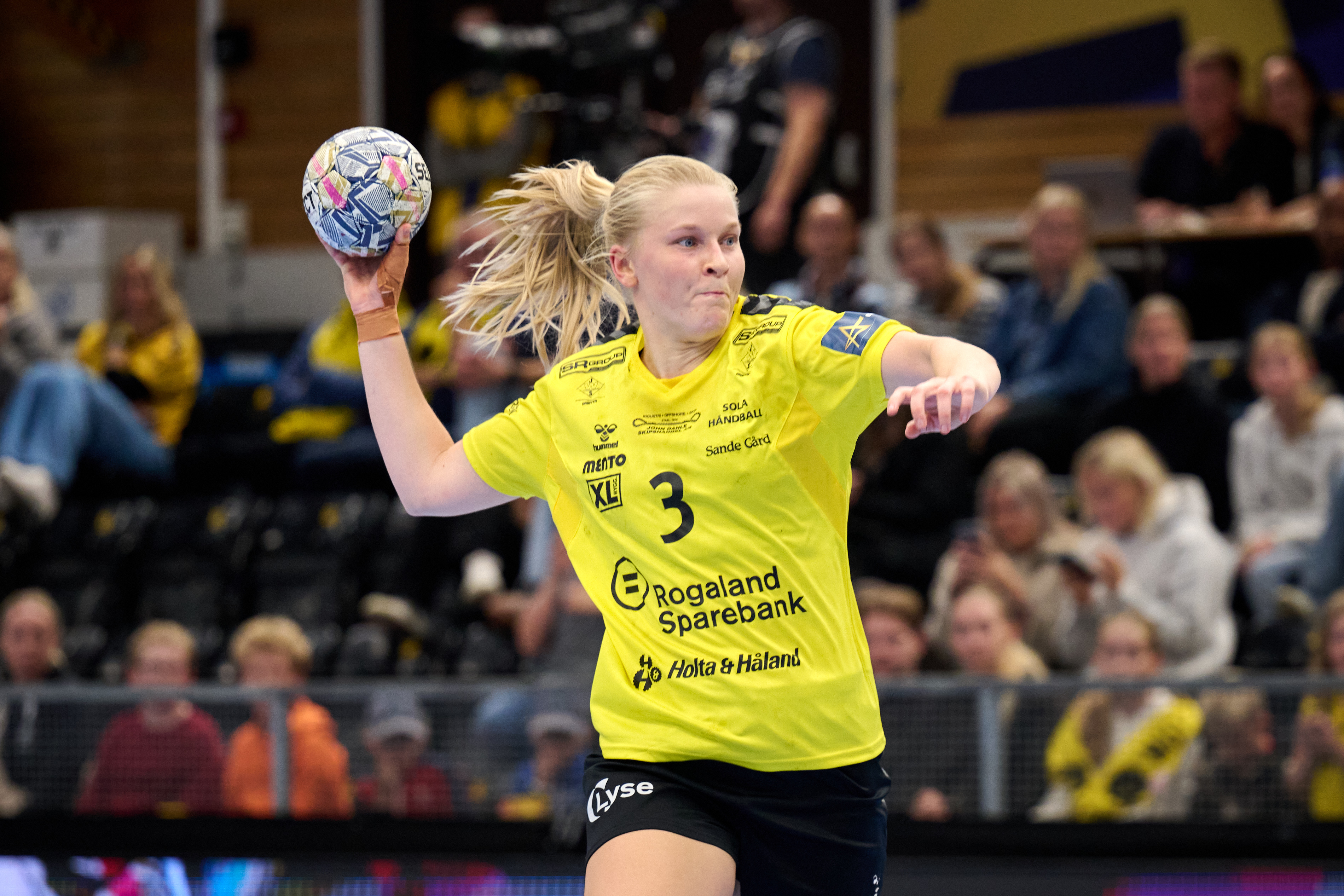 Four teams seek first points in round 5; top clashes in France and Hungary