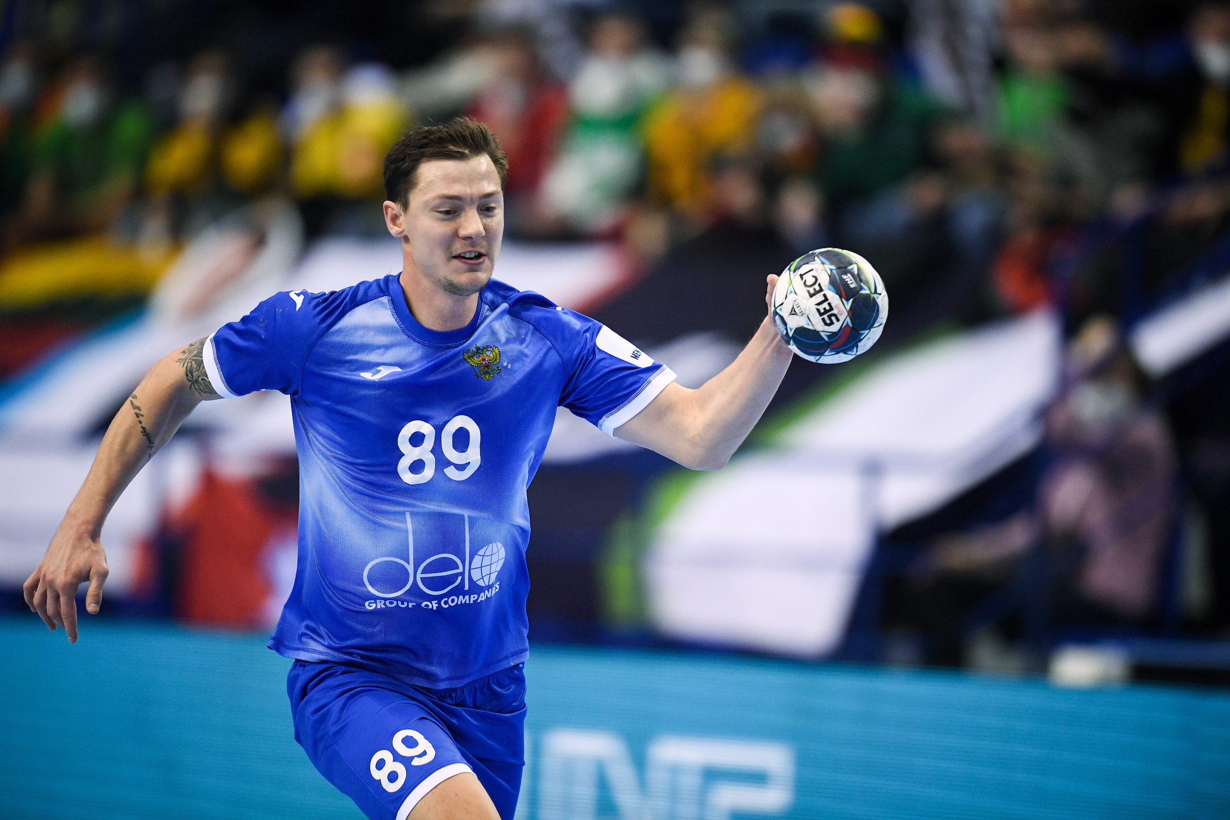 Strong start helps Russia snap five-game losing streak