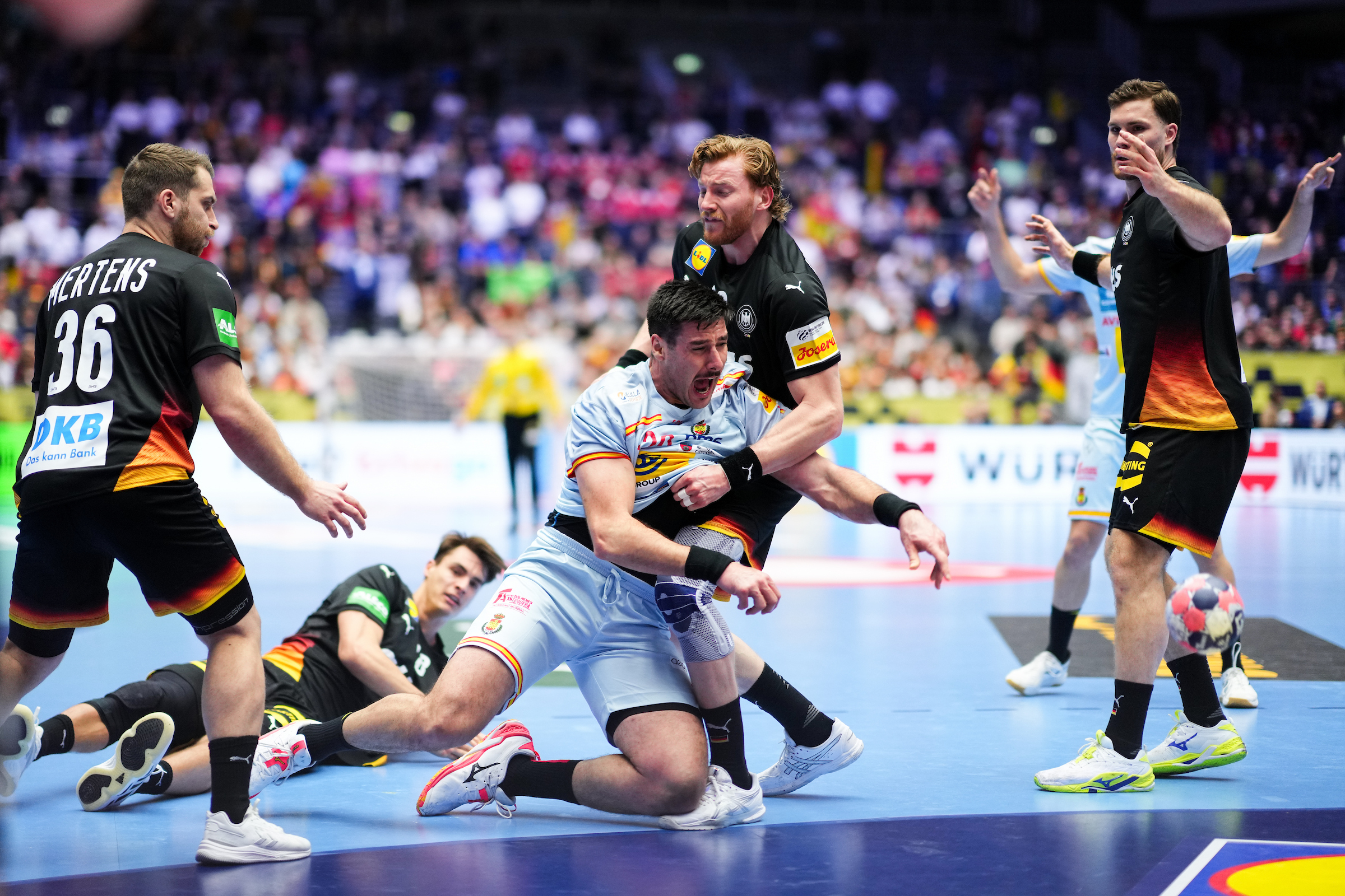 Live blog: Decision time in Herning, France lead Norway