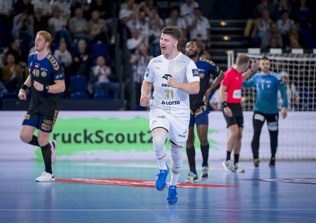Dare to Rise: á Skipagøtu's remarkable impact in focus